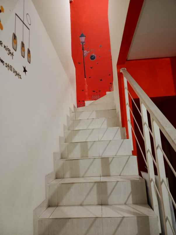 disewakan dikontrakan rumah 2 lantai serpong paradise
