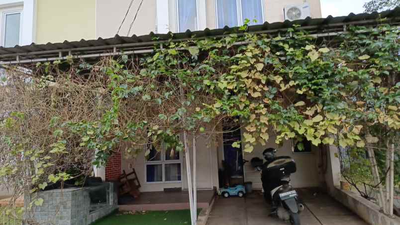 disewakan dikontrakan rumah 2 lantai serpong paradise
