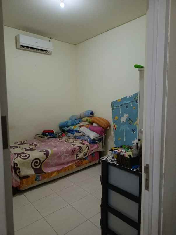 disewakan dikontrakan rumah 2 lantai serpong paradise