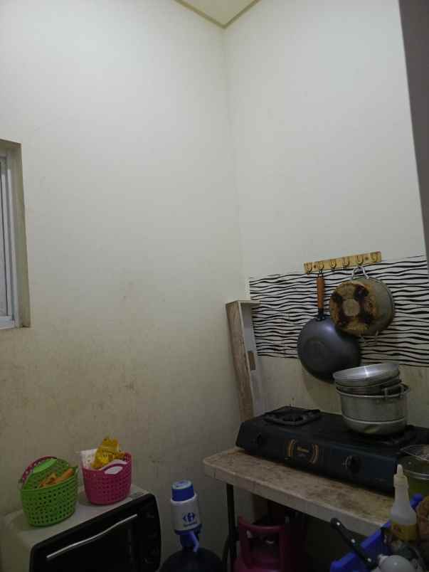 disewakan dikontrakan rumah 2 lantai serpong paradise