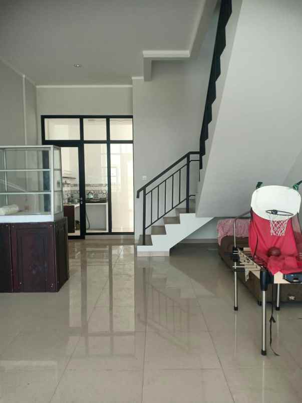 disewakan ruko gudang kantor summarecon crown gading