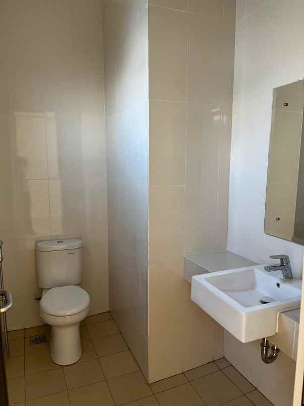 disewakan ruko gudang kantor summarecon crown gading