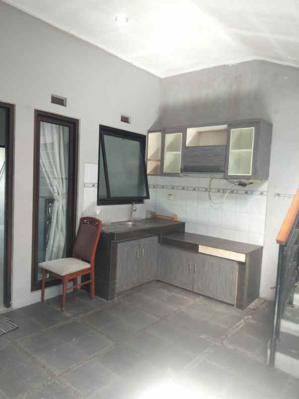 disewakan rumah bukit sariwangi