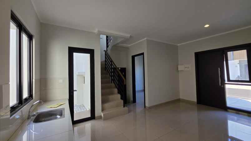 disewakan rumah cluster regia summarecon