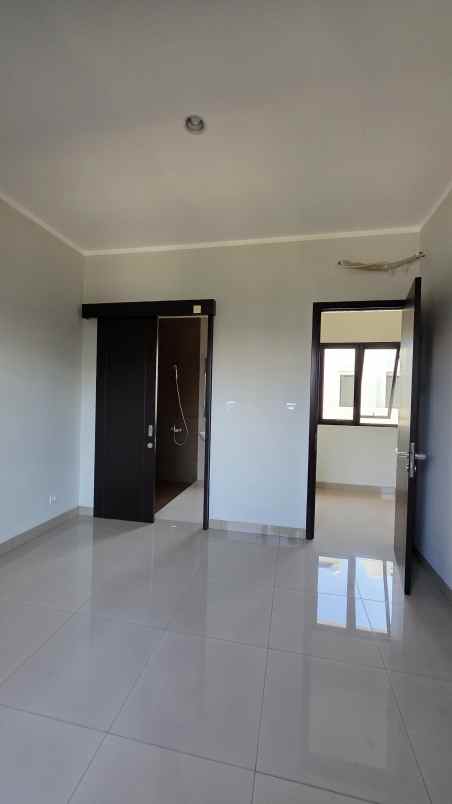 disewakan rumah cluster regia summarecon