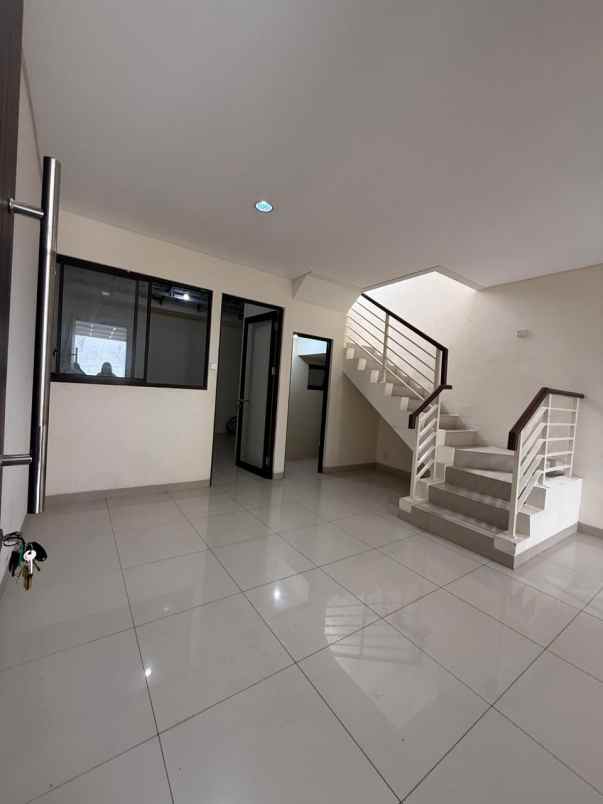disewakan rumah cluster shinano jakarta