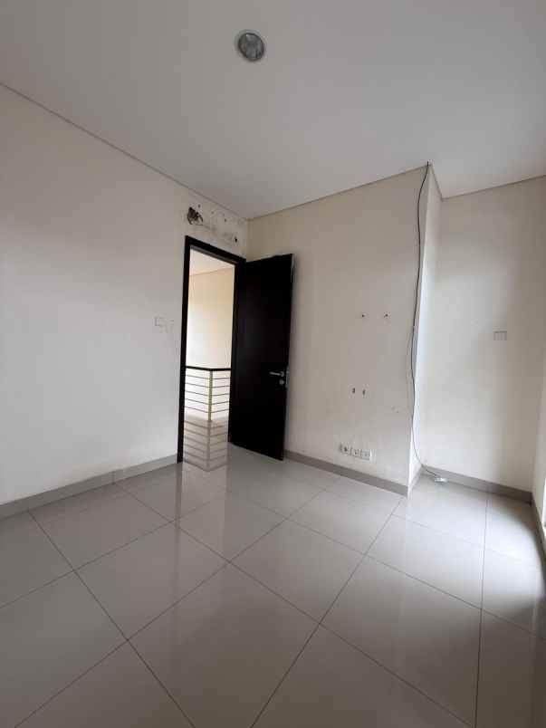 disewakan rumah cluster shinano jakarta