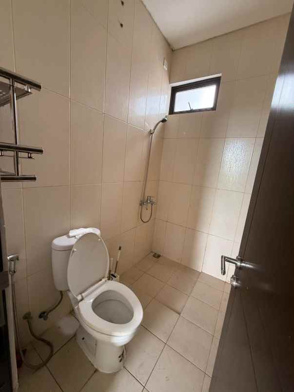 disewakan rumah cluster shinano jakarta