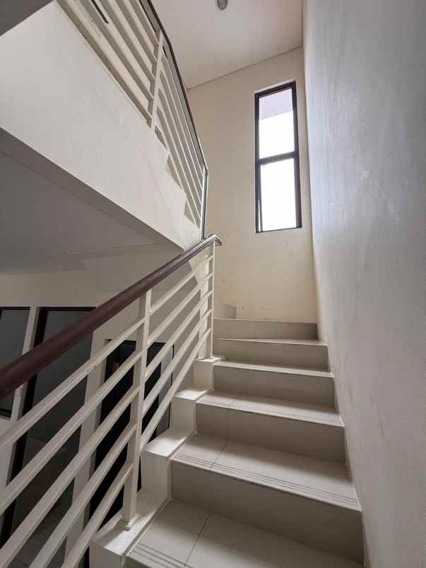 disewakan rumah cluster shinano jakarta