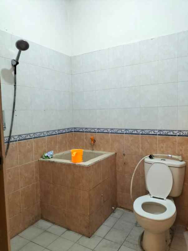 disewakan rumah komplek sariwangi