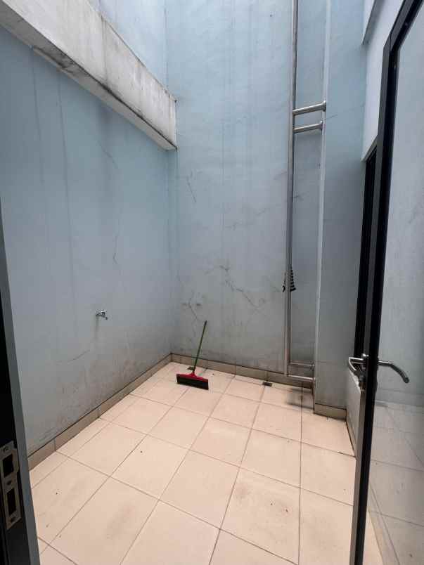 disewakan rumah lavon swan city cluster