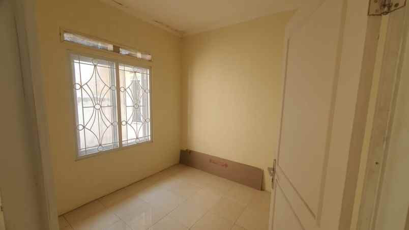 disewakan rumah luas harga murah