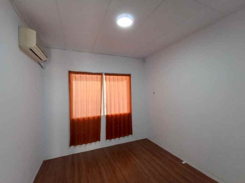 disewakan rumah pelepah kelapa gading