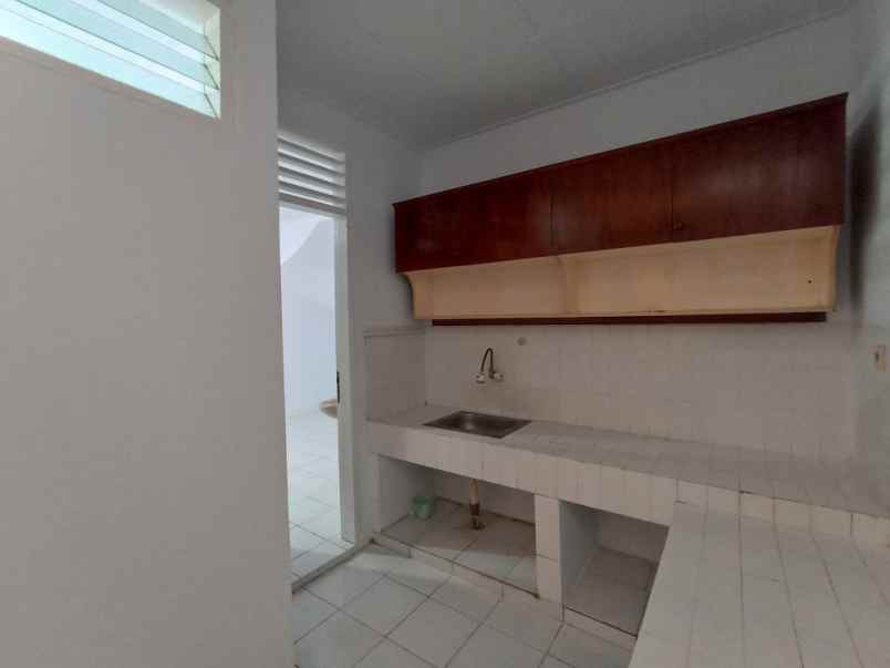 disewakan rumah pelepah kelapa gading