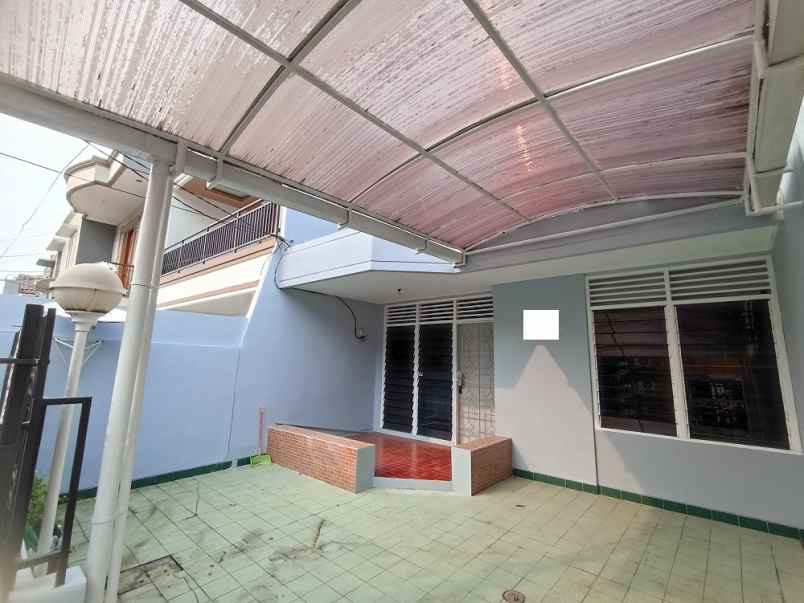 disewakan rumah pelepah kelapa gading