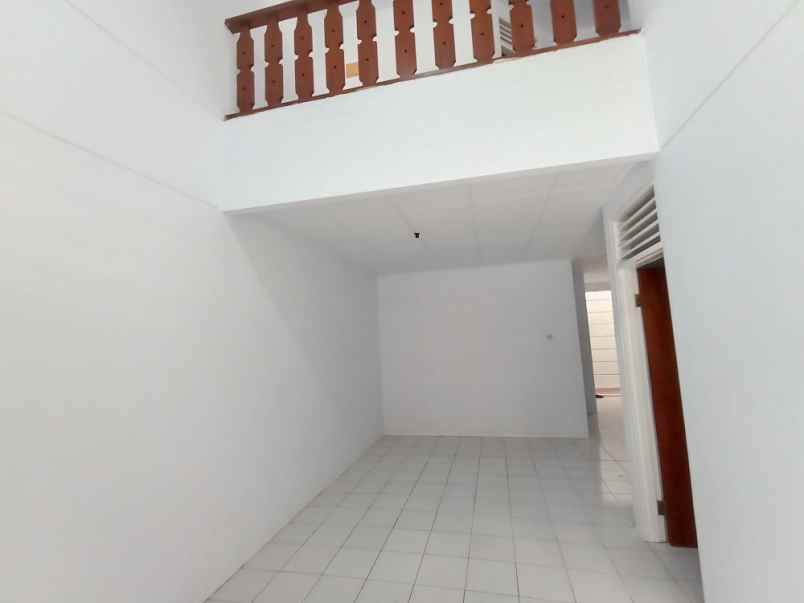 disewakan rumah pelepah kelapa gading