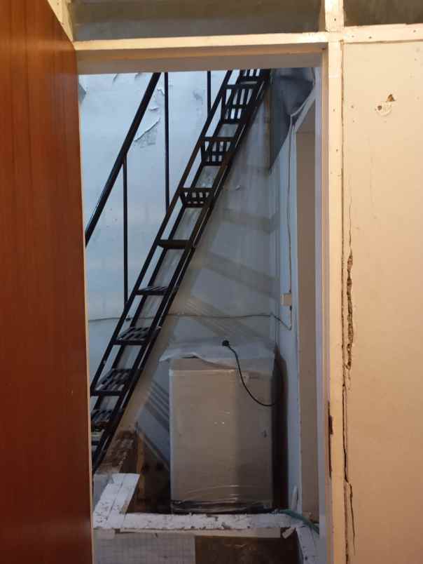 disewakan rumah pelepah kelapa gading