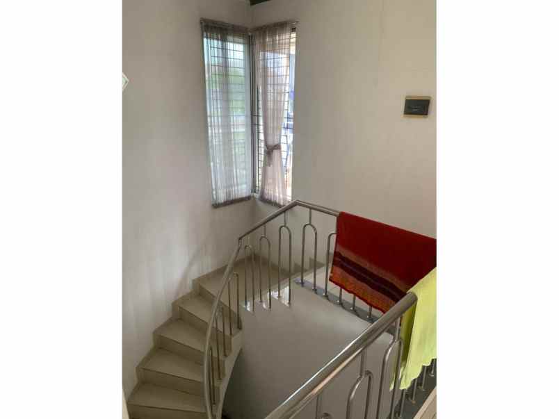 disewakan rumah perumahan pantai modern