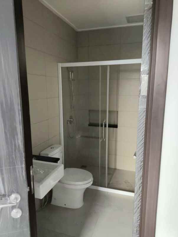 disewakan rumah salembaran jati