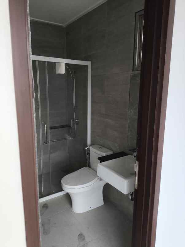 disewakan rumah salembaran jati