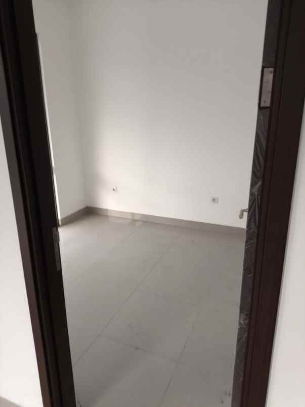 disewakan rumah salembaran jati