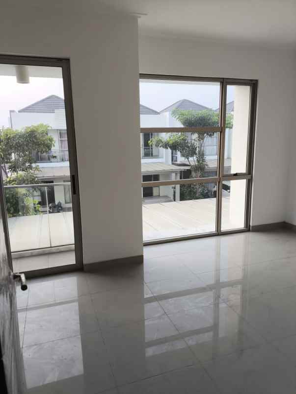 disewakan rumah salembaran jati