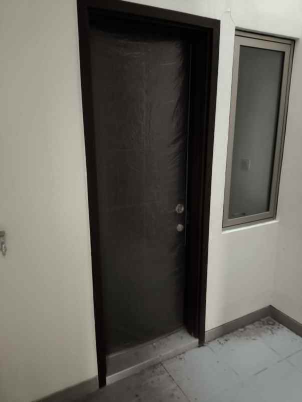 disewakan rumah salembaran jati