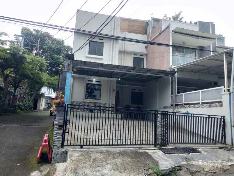 disewakan rumah sariwangi selatan