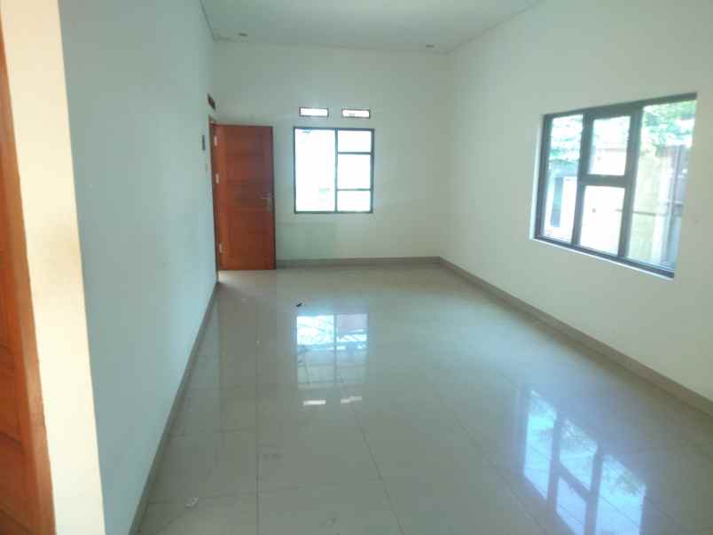 disewakan rumah sariwangi selatan