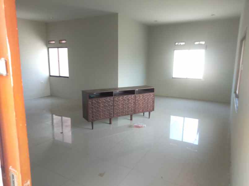 disewakan rumah sariwangi selatan