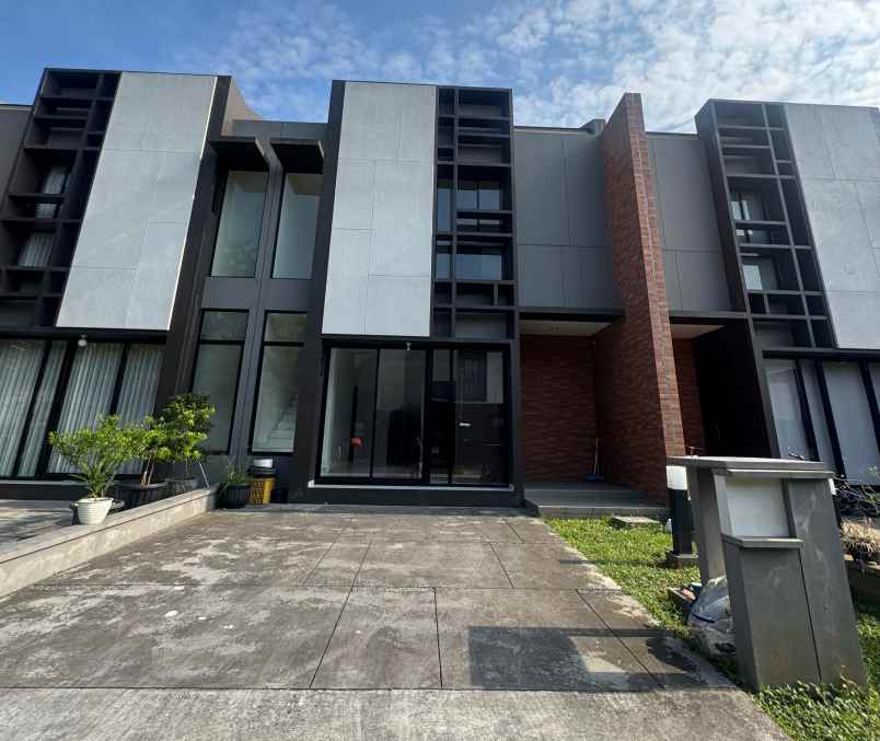 disewakan rumah suvarna sutera cluster