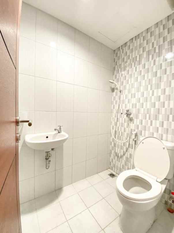 disewakan unit apartemen gunawangsa tidar pusat kota