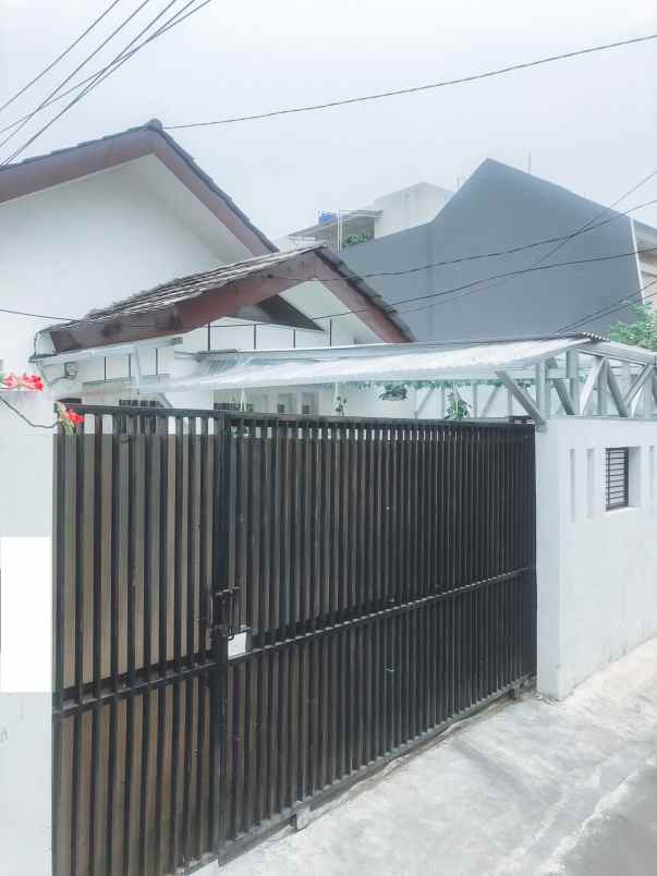 jual rumah di area radio dalam kebayoran baru jak sel