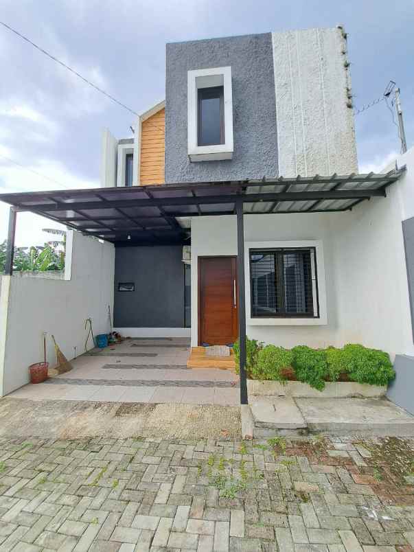 jual rumah di jatiasih 2 lantai dp hanya 50 persen