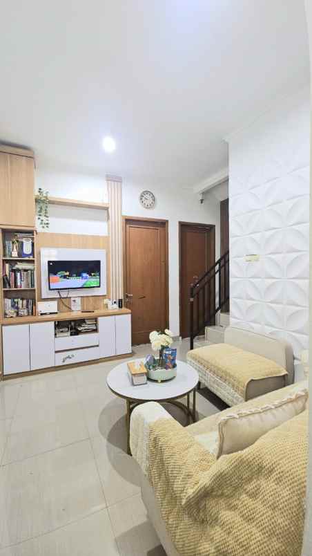 jual rumah furnished cluster calista regency 9 condet