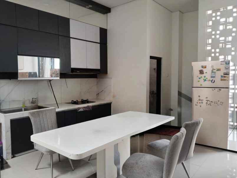 jual rumah kost bu di jl kaliurang km 6 utara ugm