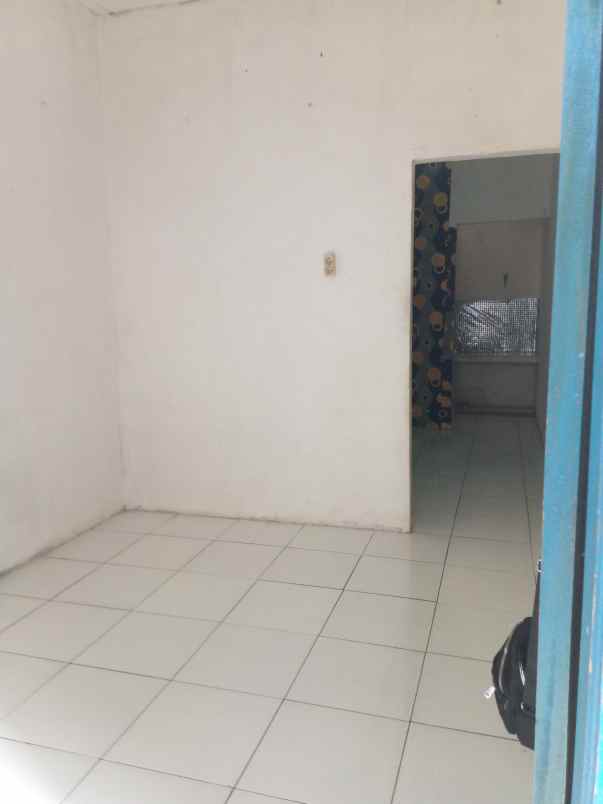 kontrakan 3 petak dipeusar binong dekat lippo karawaci