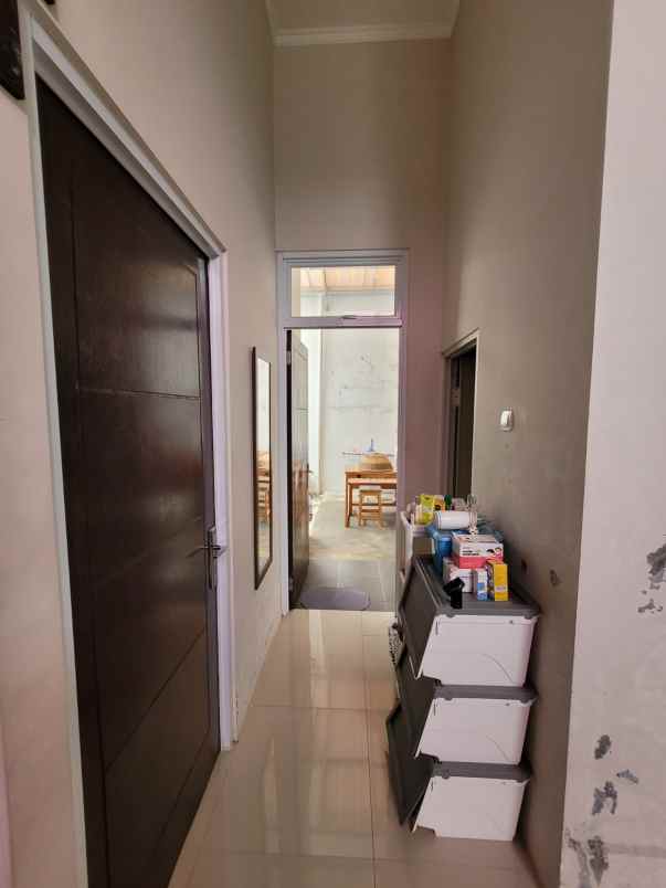 over kredit 65jt rumah cantik siap huni di sawangan