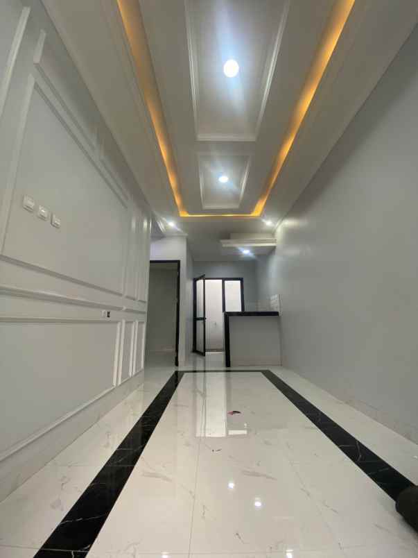 over kredit 65jt rumah siap huni dekat stasiun depok