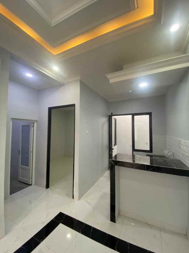 over kredit 65jt rumah siap huni dekat stasiun depok