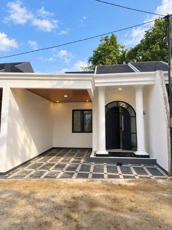 over kredit 65jt rumah siap huni dekat stasiun depok