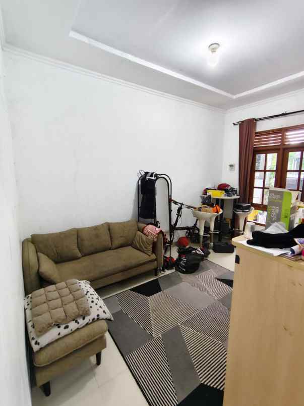 over kredit murah jual bu rumah strategis di depok