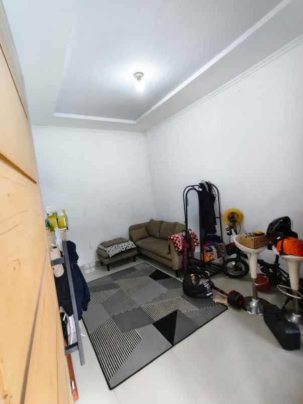 over kredit murah jual bu rumah strategis di depok