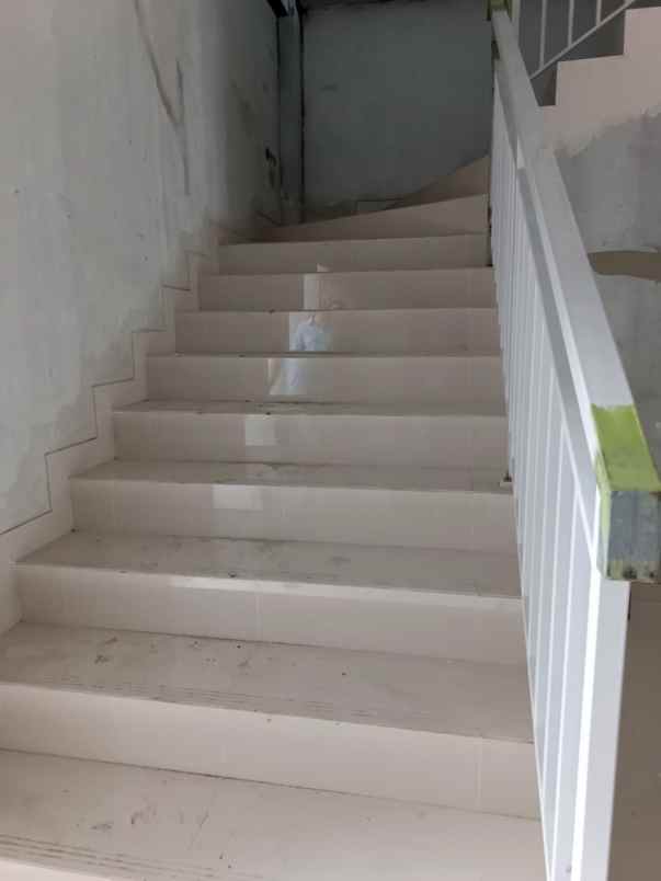 ruko 2 lantai baru 8 unit siap kontrak di denpasar