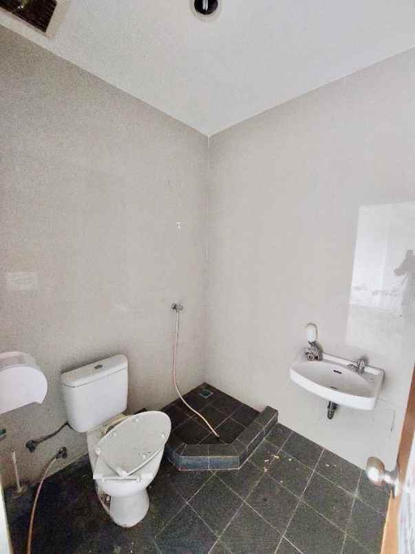 ruko komersil di bsb balikpapan