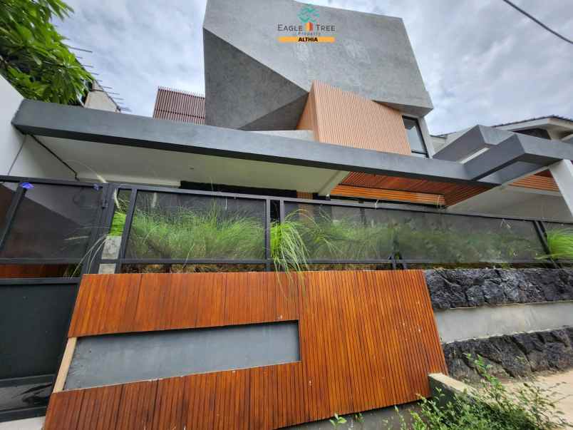 rumah 2 lantai dengan private pool di bintaro sektor 9