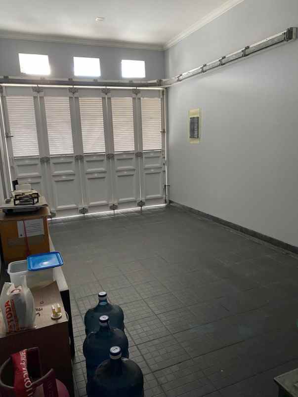 rumah 2 lantai di pulomas jakarta timur