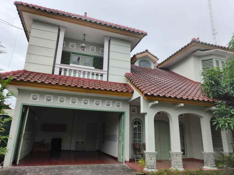 rumah 2 lantai mewah 520m 5kt dekat monjali ugm