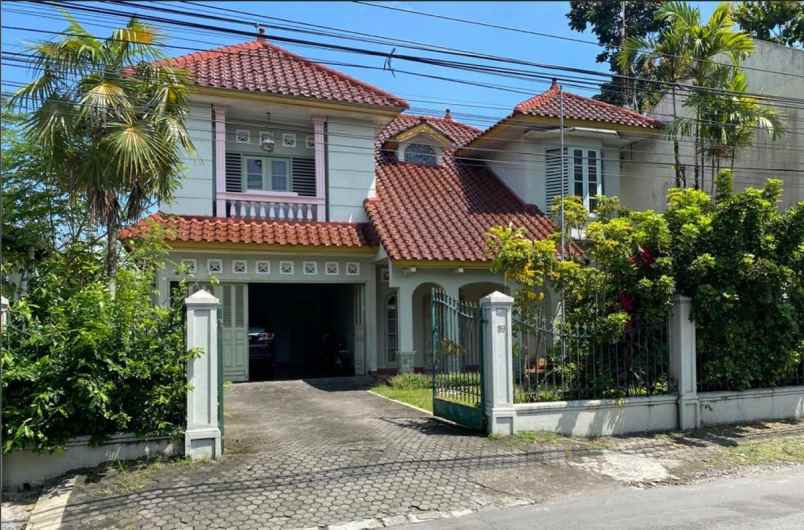 rumah 2 lantai mewah 520m 5kt dekat monjali ugm