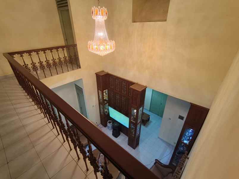 rumah 2 lantai mewah 520m 5kt dekat monjali ugm